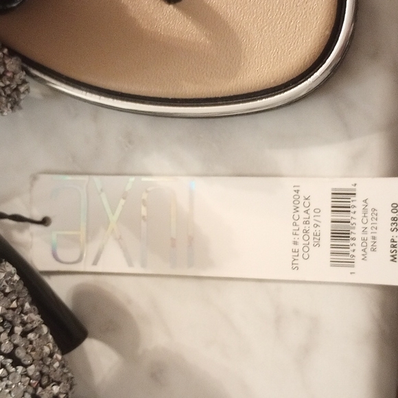 🚨NWT Sandals - Picture 2 of 3